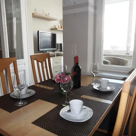 Diana - 100 M Zum Appartement *