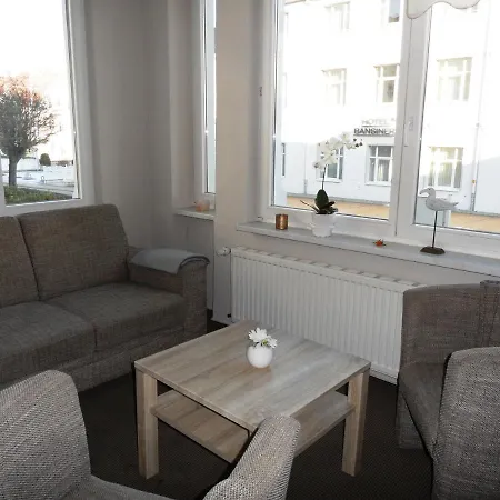 Appartement Diana - 100 M Zum
