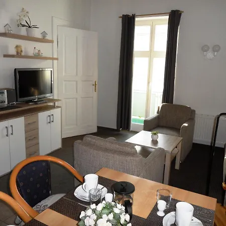 Diana - 100 M Zum Appartement *