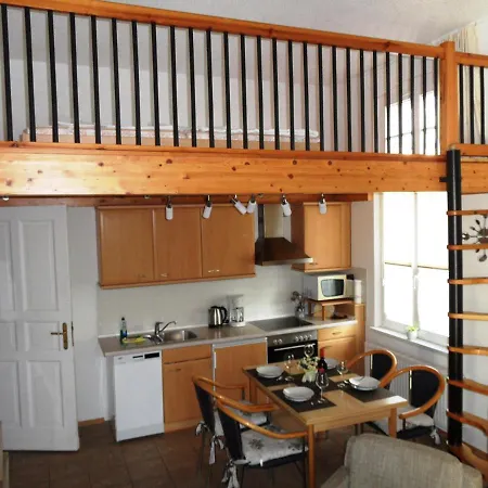 Diana - 100 M Zum Appartement