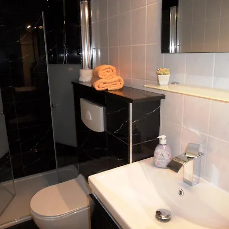 Diana - 100 M Zum Appartement *