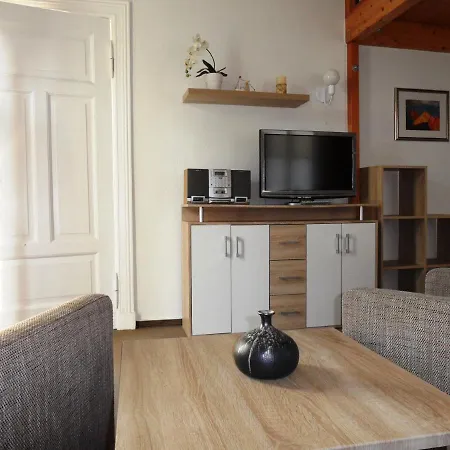 Diana - 100 M Zum Appartement *