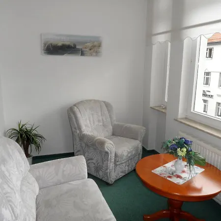 Diana - 100 M Zum Daire