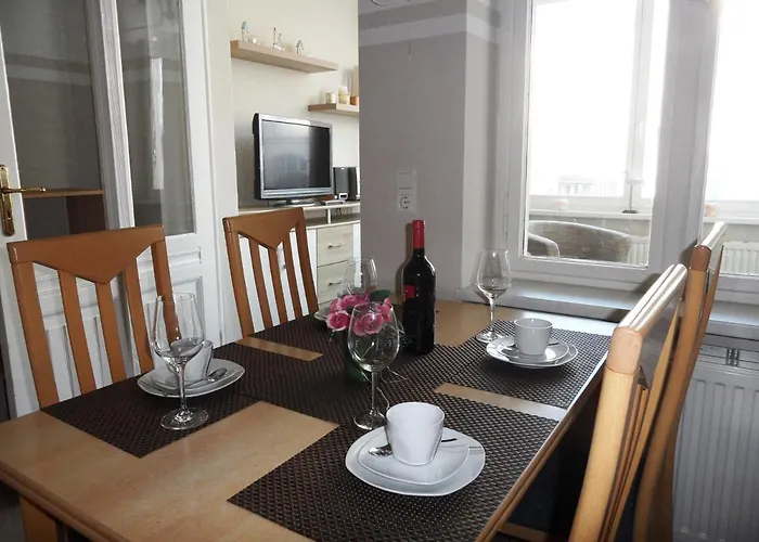 Diana - 100 M Zum 아파트 *