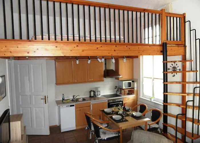 Diana - 100 M Zum 아파트