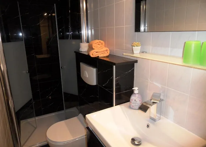 Diana - 100 M Zum 아파트 *