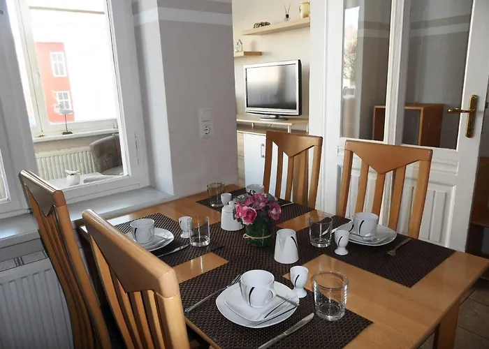 Diana - 100 M Zum 아파트